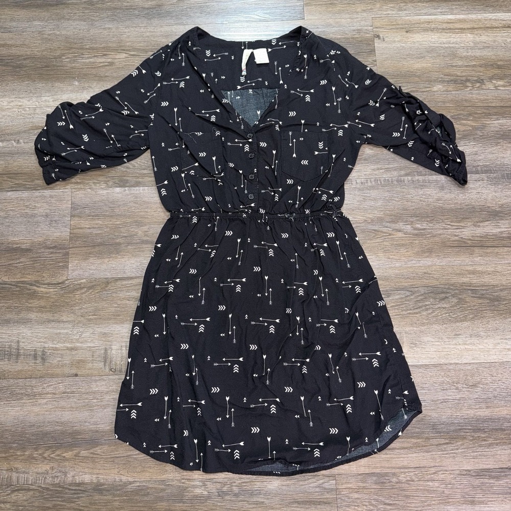 Mimi Chica Black Mini Dress Button-Front Womens Large White Arrow Pattern V-Neck